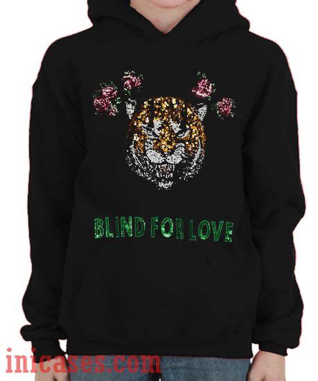 The sweat­shirt Guc­ci with a tiger and "Blind for Love" by Tay­lor Swift in her mu­sic video Look What You Made Me Do. #GTLTAYLOR. Ellie Goulding - Love Me Like You Do …